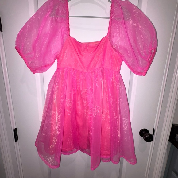TCEC Vibrant Pink Puff Sleeve dress - Picture 4 of 5